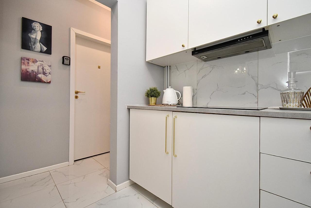 Rental Apartments Aleja Niepodleglosci Varsavia Esterno foto